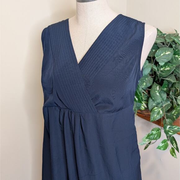 GAP Maternity Sleeveless Black Crossover V-Neck Pintuck Dress Size Small - Picture 2 of 7